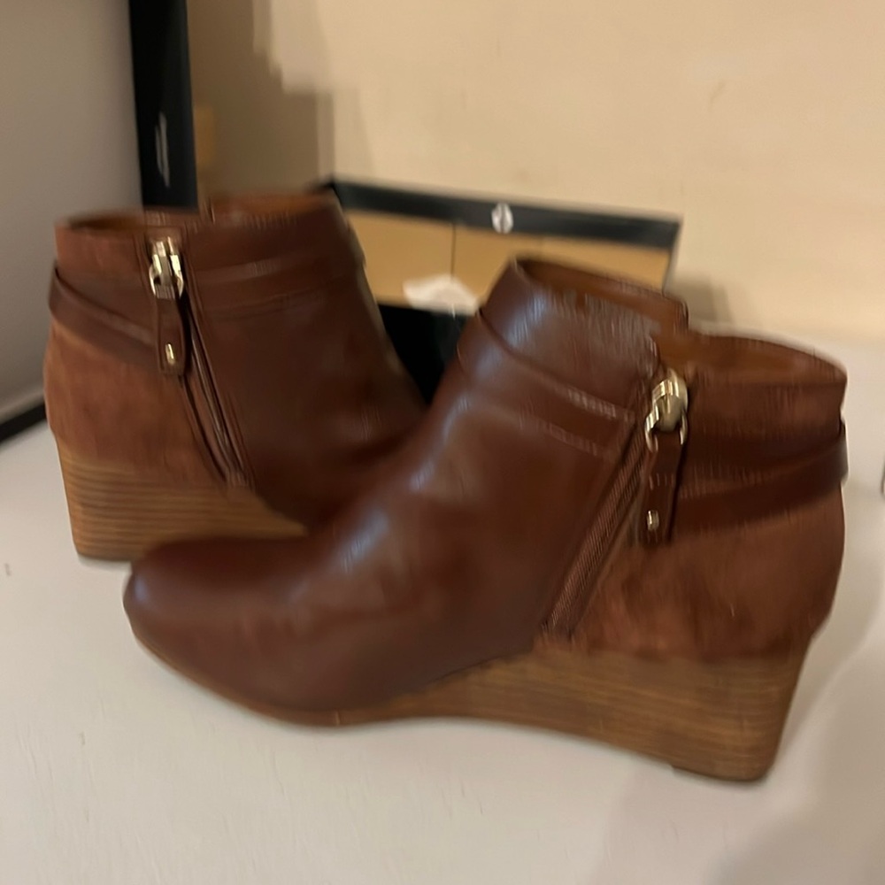 NEW DR. Scholl's Copper Brown Wedge Booties 7.5 WIDE